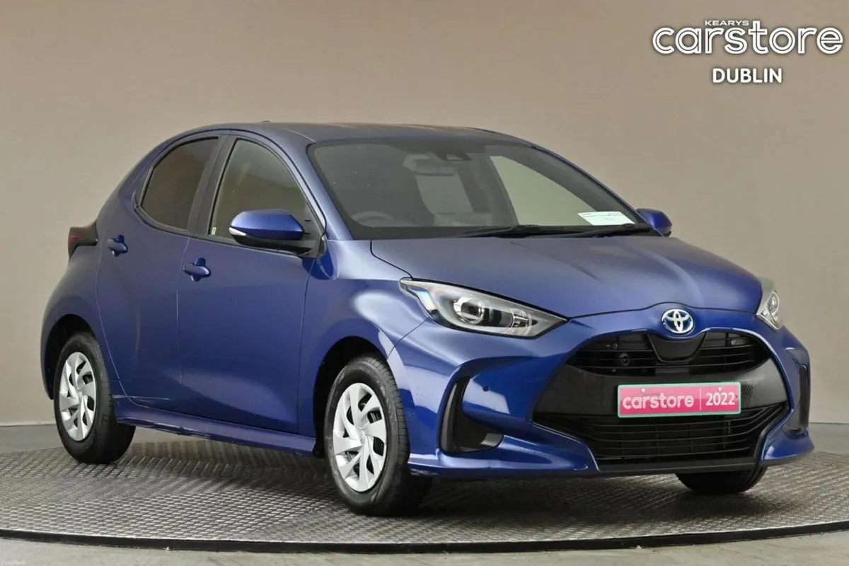 Toyota Yaris 1.5 HYBRID **REVERSE CAM**PARK SENSOR - Image 1