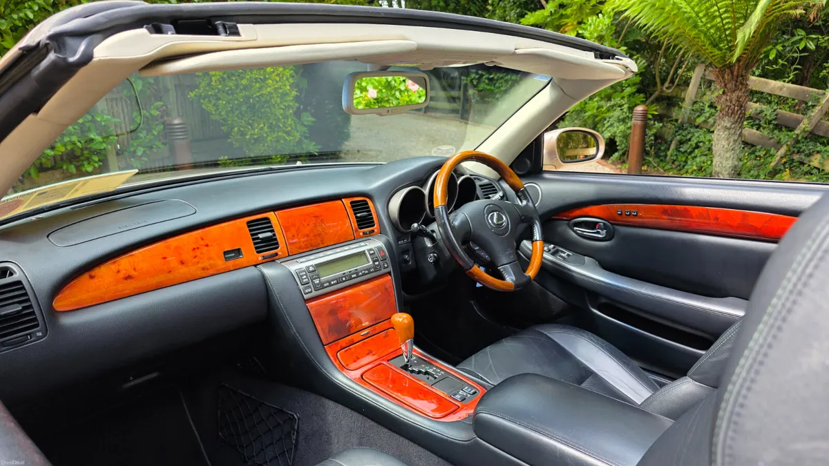 2002 Lexus SC430 - Image 4