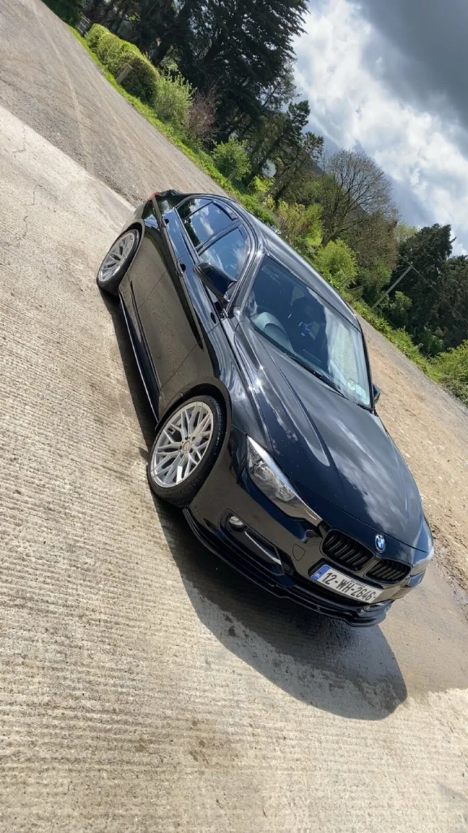 BMW 320 SPORT - Image 2