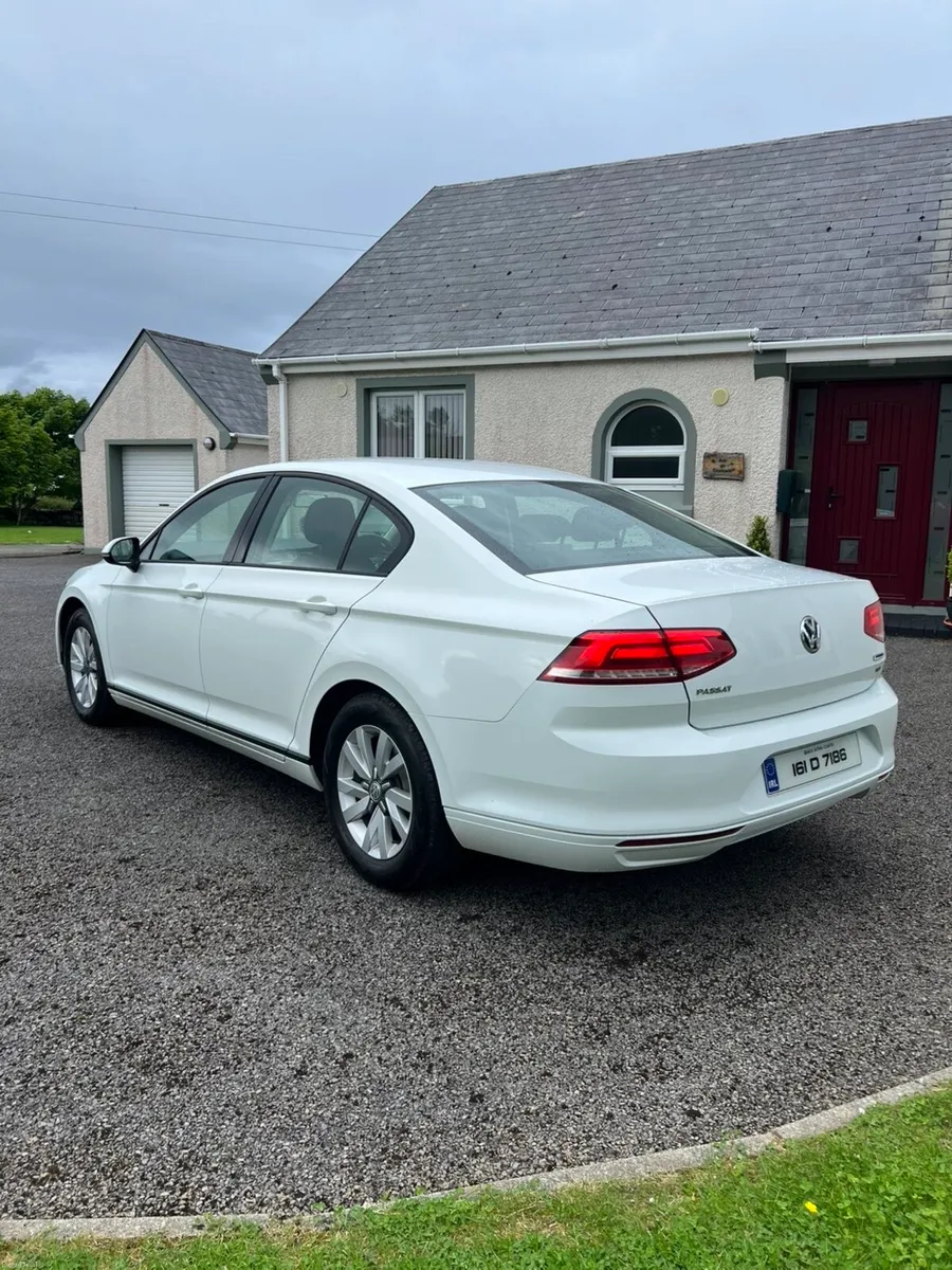 Volkswagen Passat - Image 4