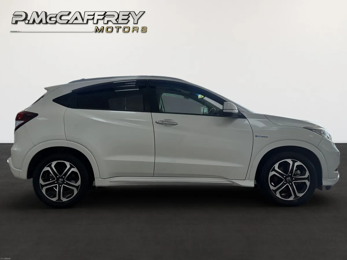 2017 Honda Vezel 1.5 Hybrid Auto Half Leather - Image 4