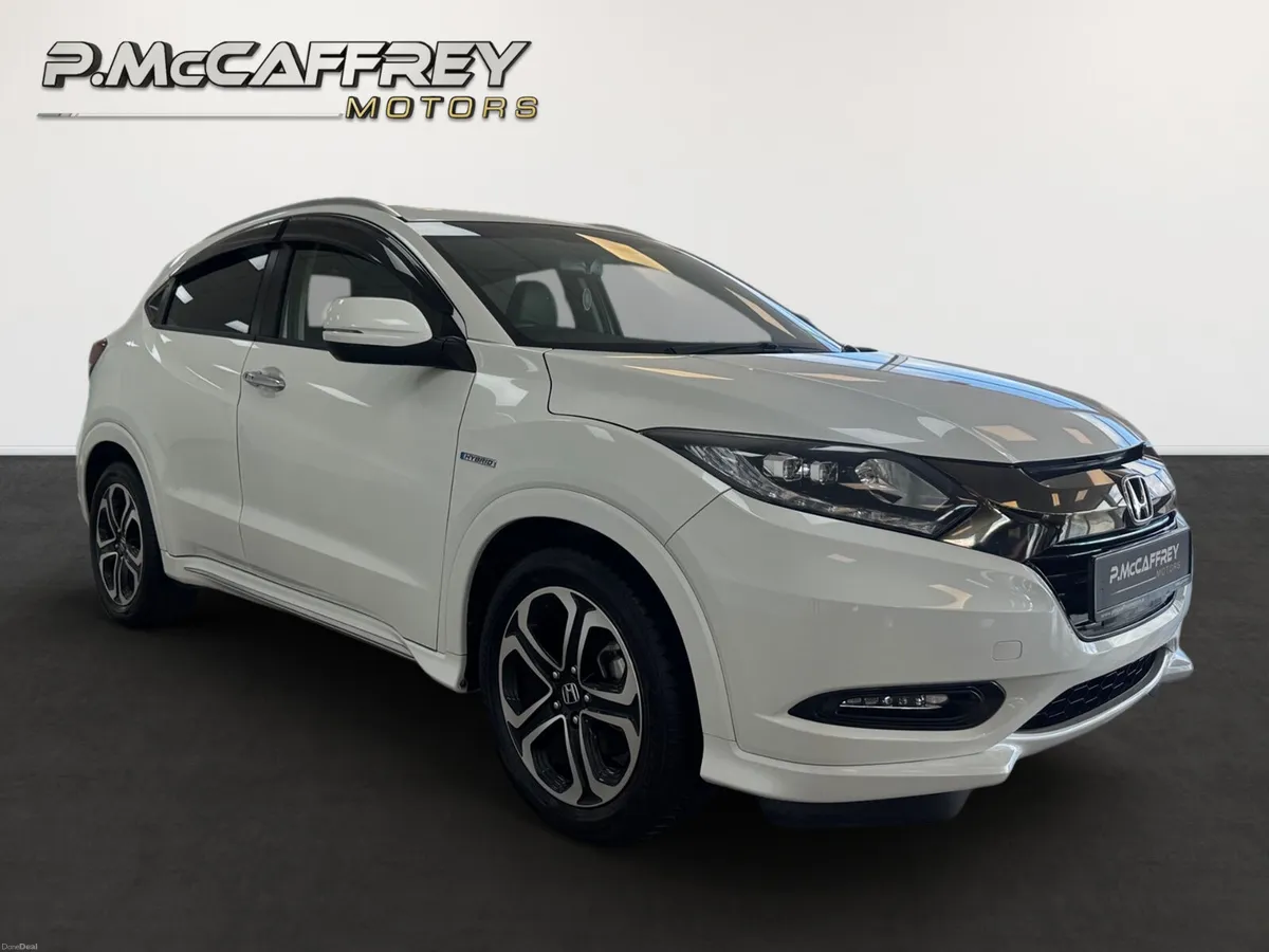 2017 Honda Vezel 1.5 Hybrid Auto Half Leather - Image 3