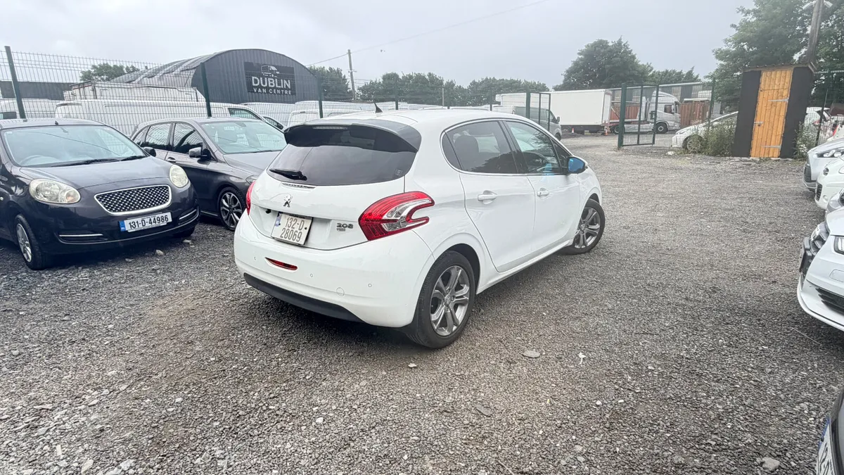 Peugeot 208 2013 Fully Automatic Low Mileage - Image 4