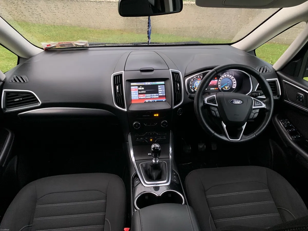 FORD GALAXY TITANIUM MODEL 7 SEATER 2017 - Image 5