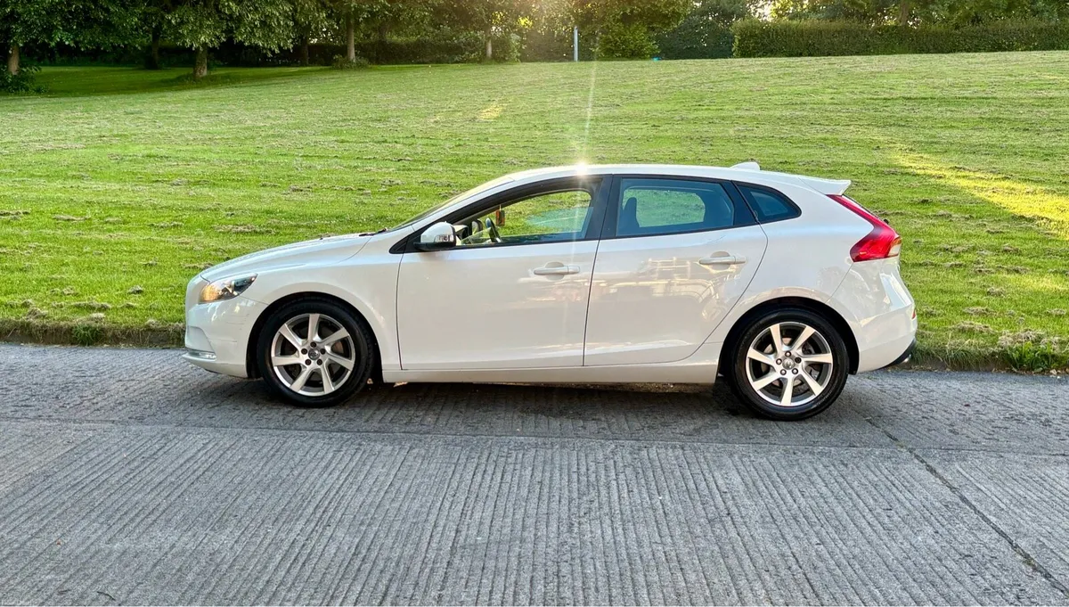 Volvo V40 2013 2.0 Diesel 150BHP Manual NCT 5/27 - Image 4