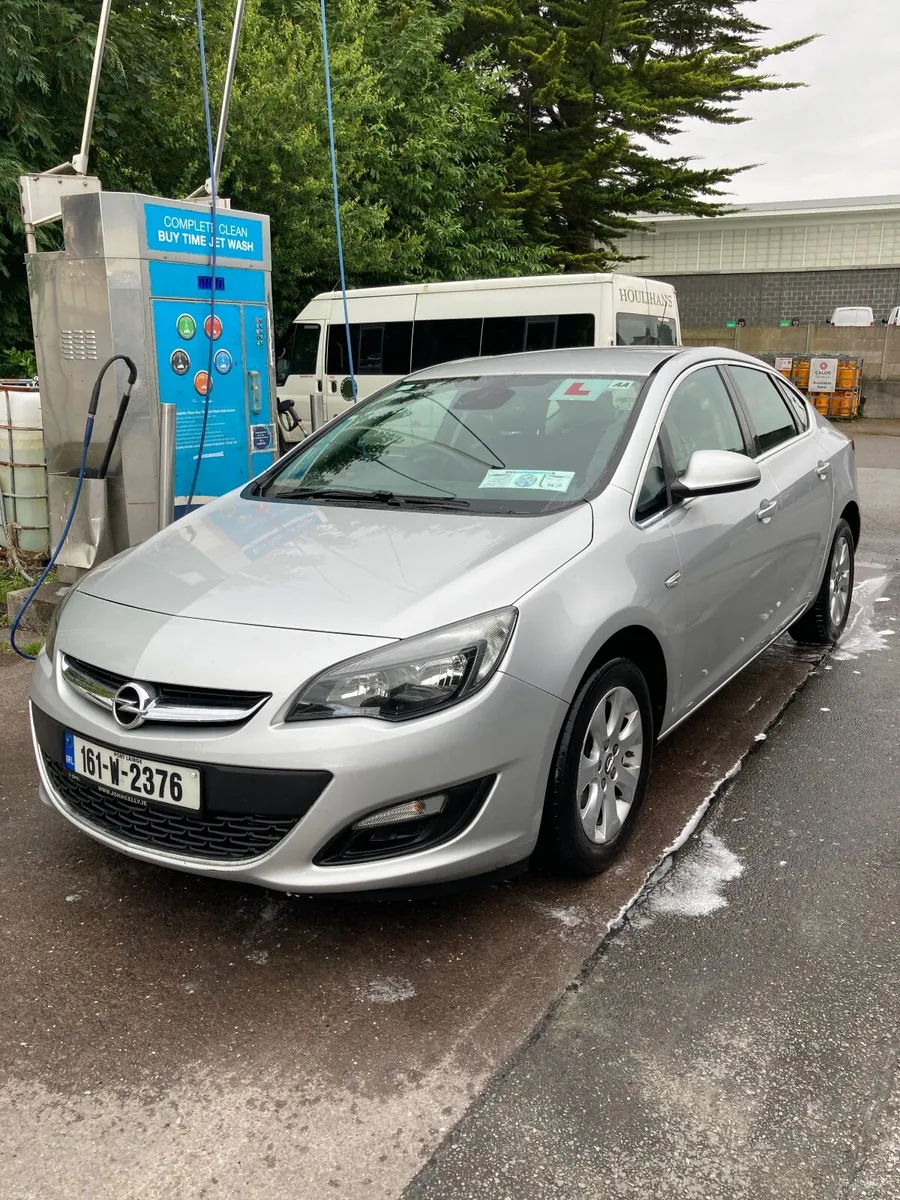 Opel Astra 2016 - Image 2