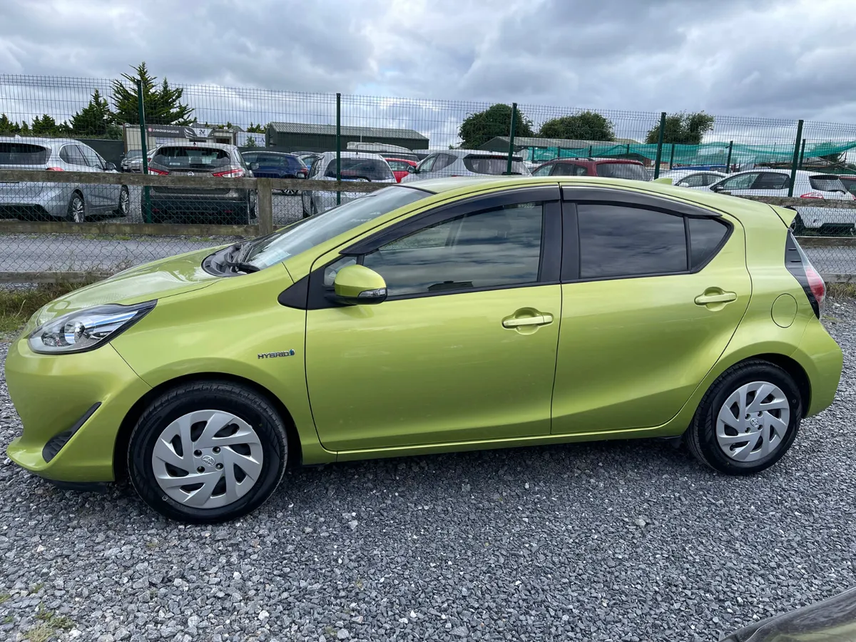 Toyota Aqua 2017 Heating seats with Cruise Control - Image 6
