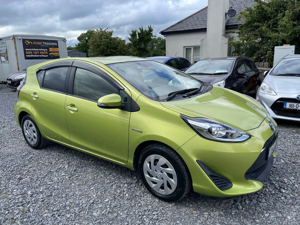 Toyota Aqua 2017 Heating seats with Cruise Control - Image 2