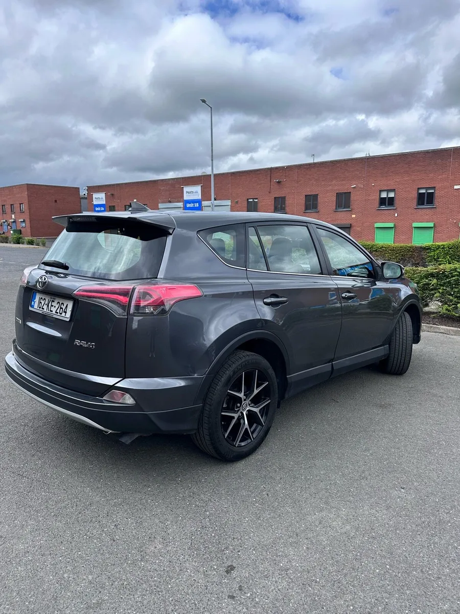 Toyota RAV4 Luna sport - Image 3