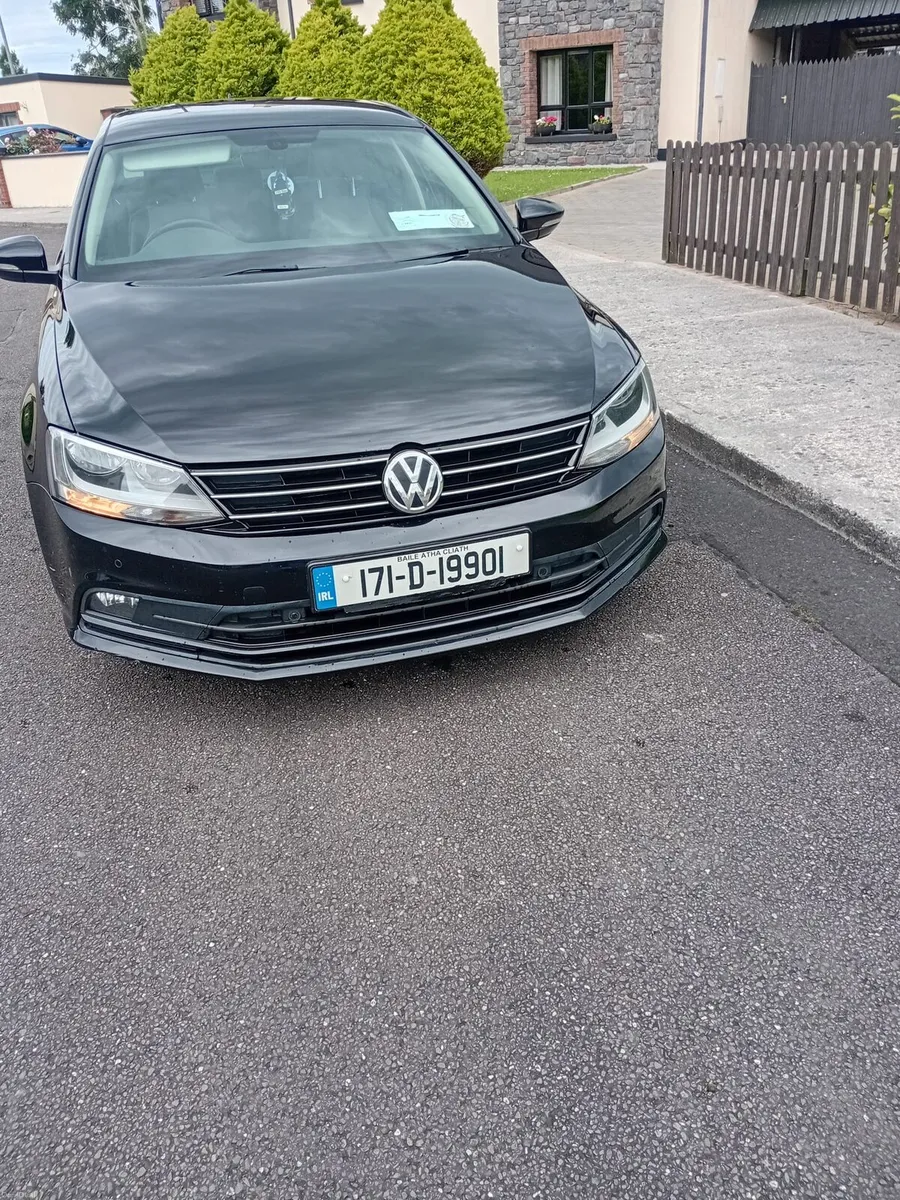 Volkswagen jetta 2017 with long NCT!! - Image 1