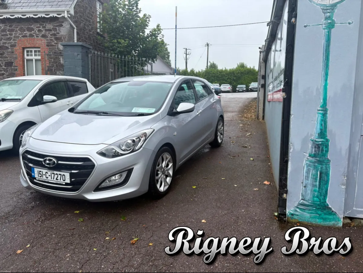 Hyundai i30 BLUE 110PS 5DR SDRIVE - Image 3