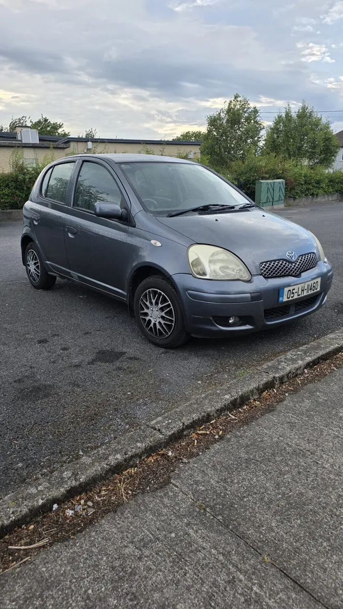 Toyota Yaris 1.0 vvti 5dr - Image 2