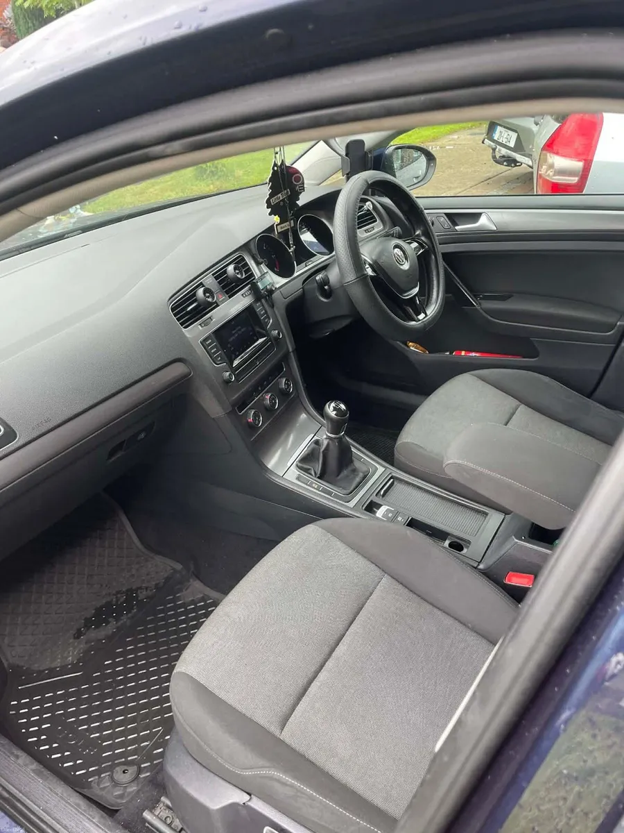 Volkswagen Golf - Image 2