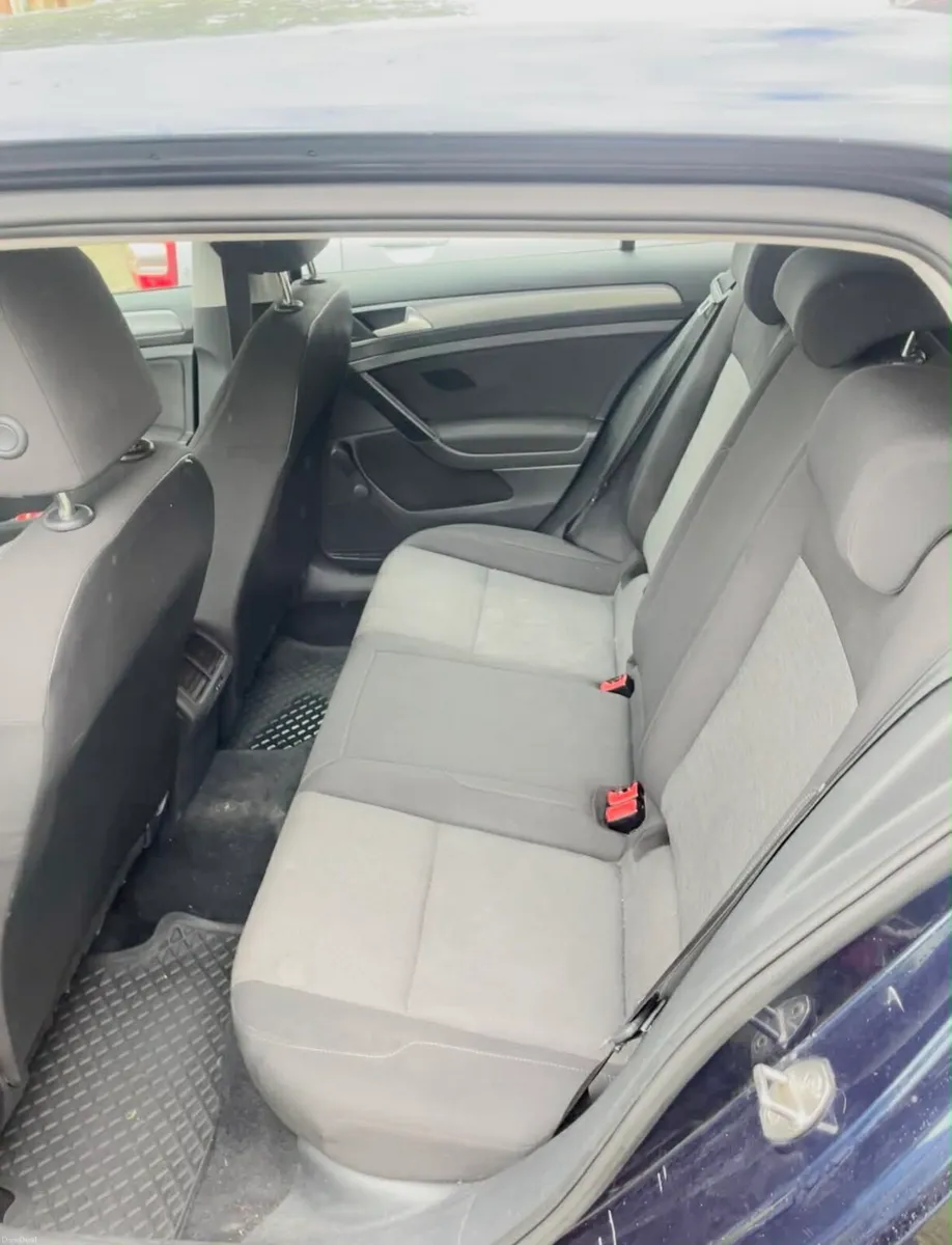 Volkswagen Golf - Image 4
