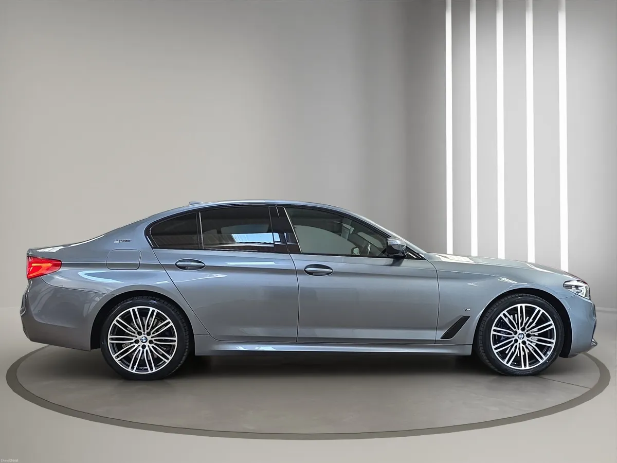 BMW 5-Series 2019 - Image 1