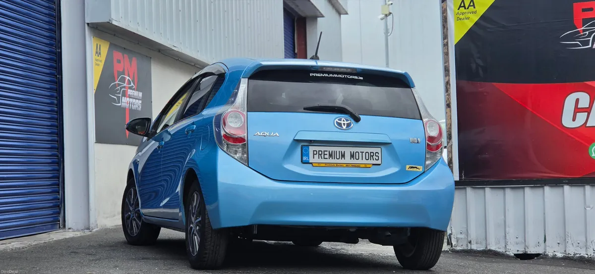 Toyota Aqua Hybrid - Image 3