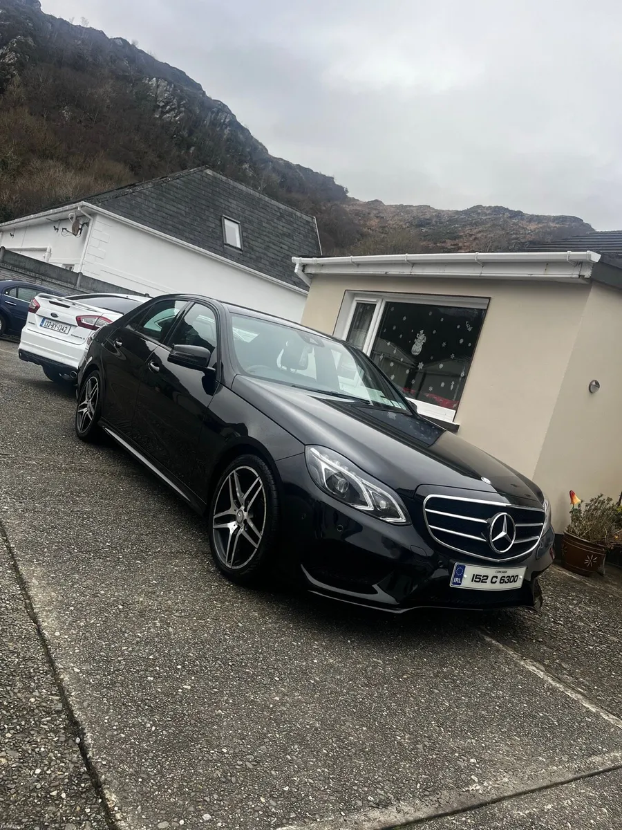152 Mercedes Benz e220 AMG Night edition with - Image 3