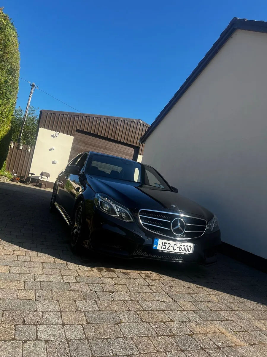152 Mercedes Benz e220 AMG Night edition with - Image 6