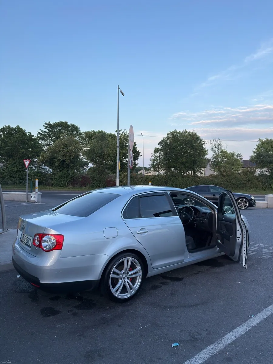 Volkwagen Jetta 1.9TDI (low km) - Image 1