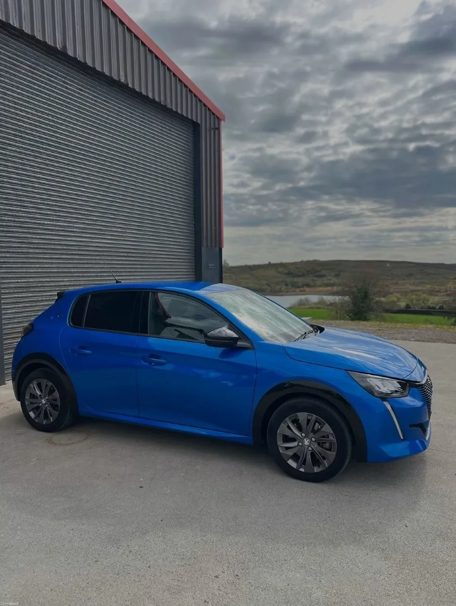 PEUGEOT 208 ELECTRIC NO VRT NO IMPORT TAX - Image 3