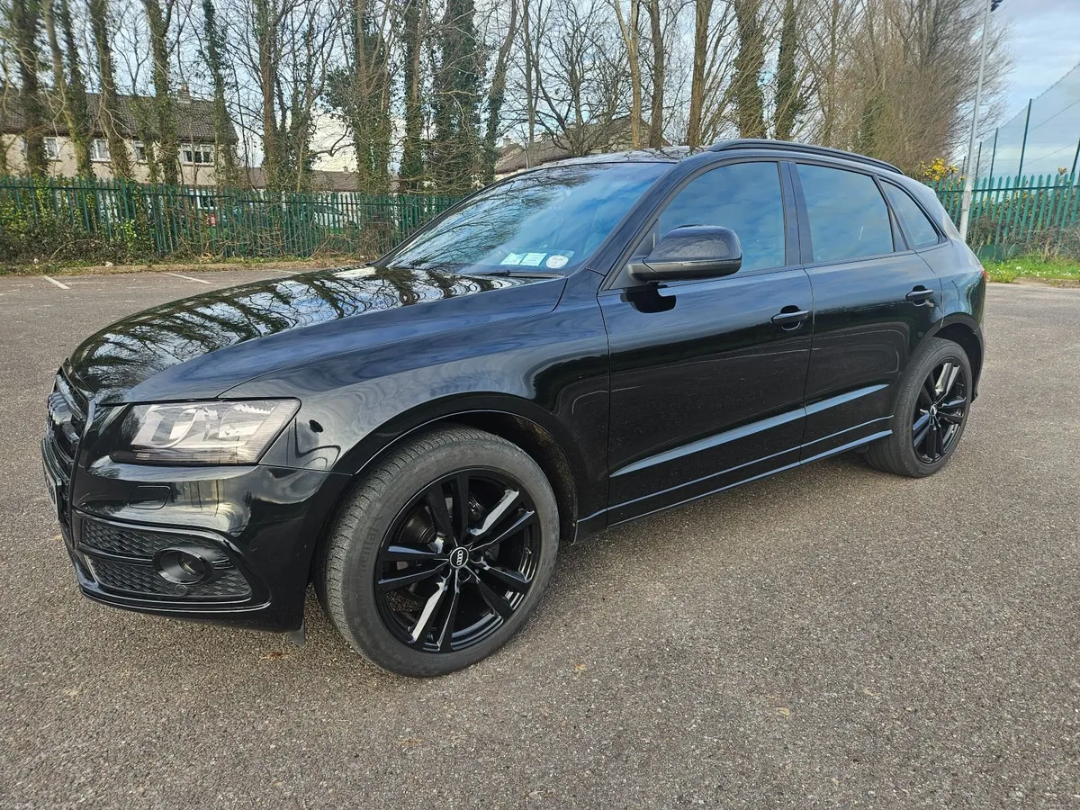 Audi Q5 2,0 TDI SE - Image 1