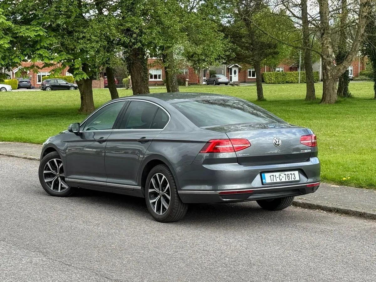 2017 Volksvagen PASSAT/Automatic/Low mileage - Image 2
