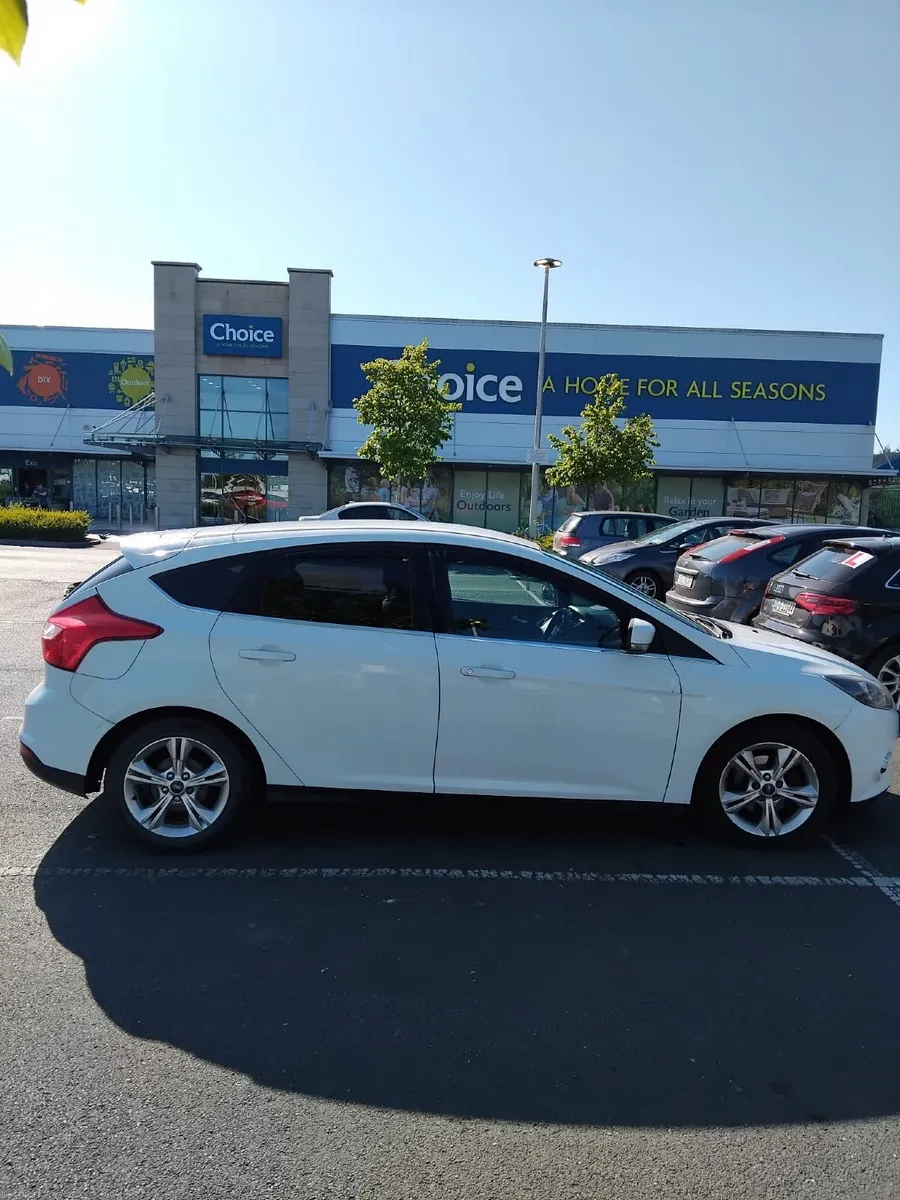 Ford Focus 2013 - Image 2
