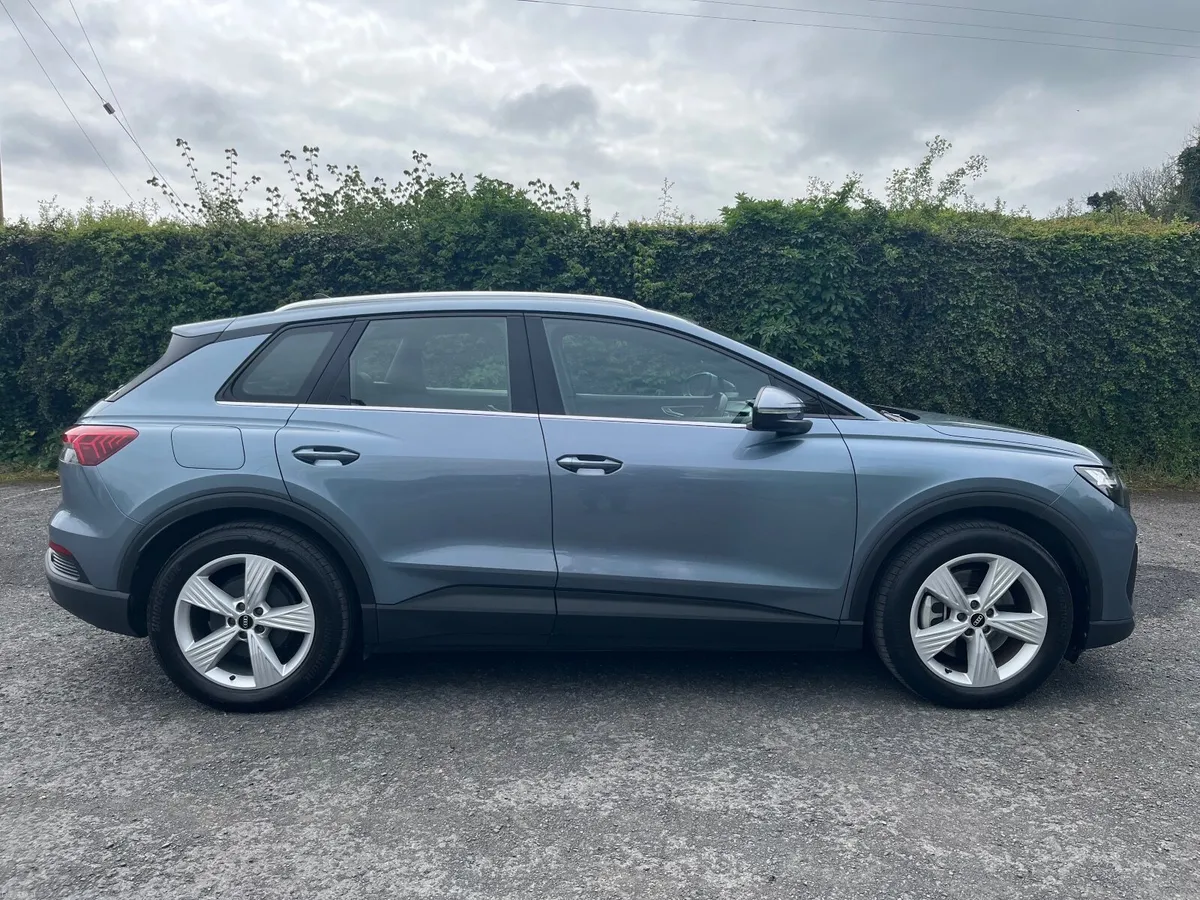 Audi Q4 Etron 40  Advance (77kWh battery) - Image 5