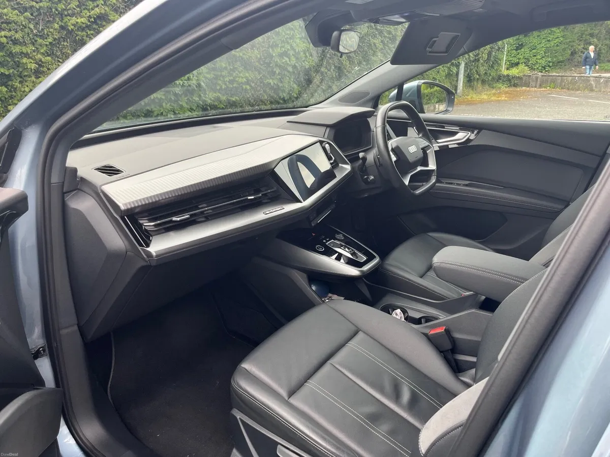 Audi Q4 Etron 40  Advance (77kWh battery) - Image 3