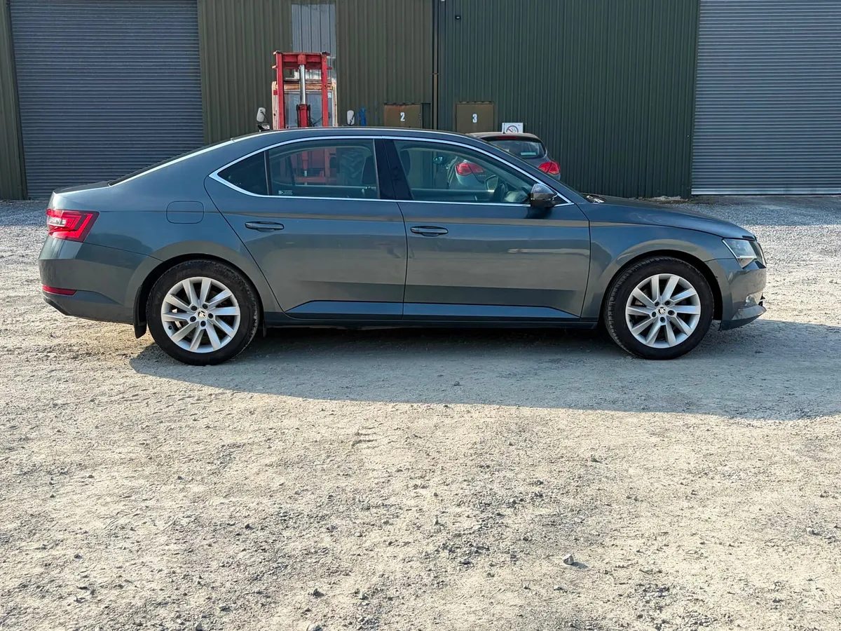 Skoda Superb 2019 - Image 3