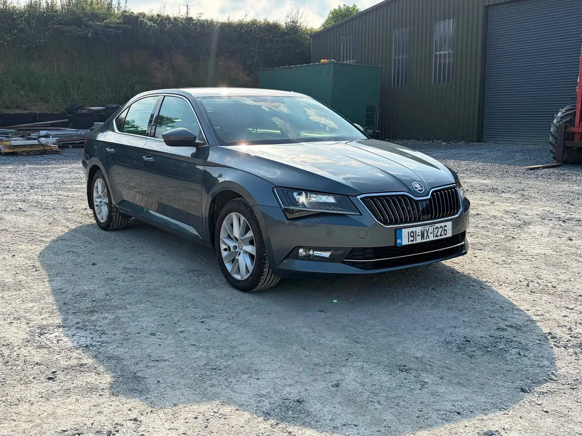 Skoda Superb 2019 - Image 1