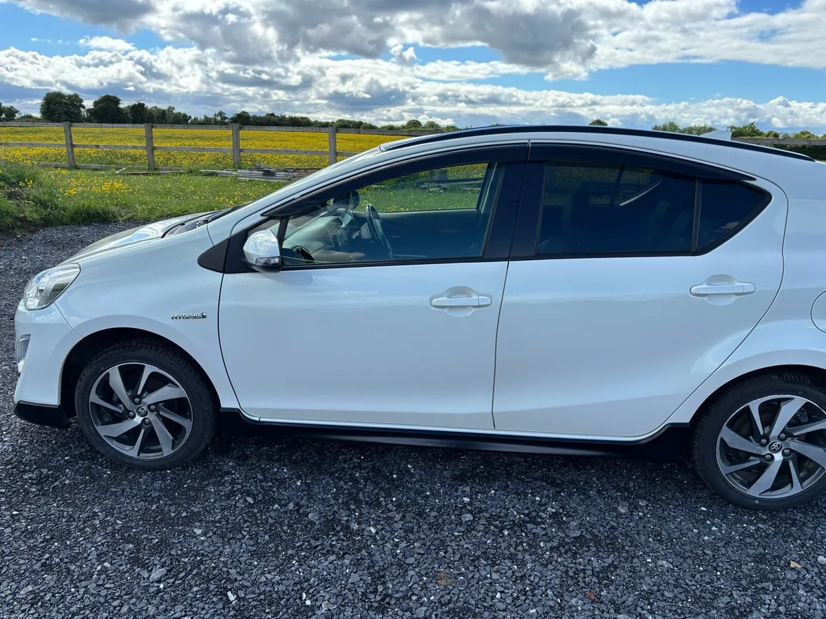 Toyota Aqua Urban X Hybrid - Image 4
