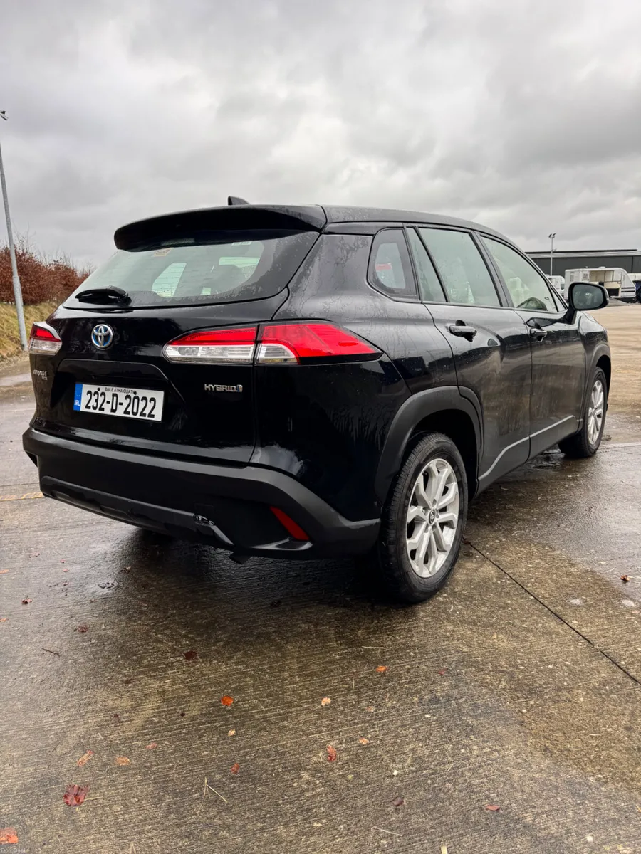 Toyota Corolla Cross 2023 in Great condition - Image 3