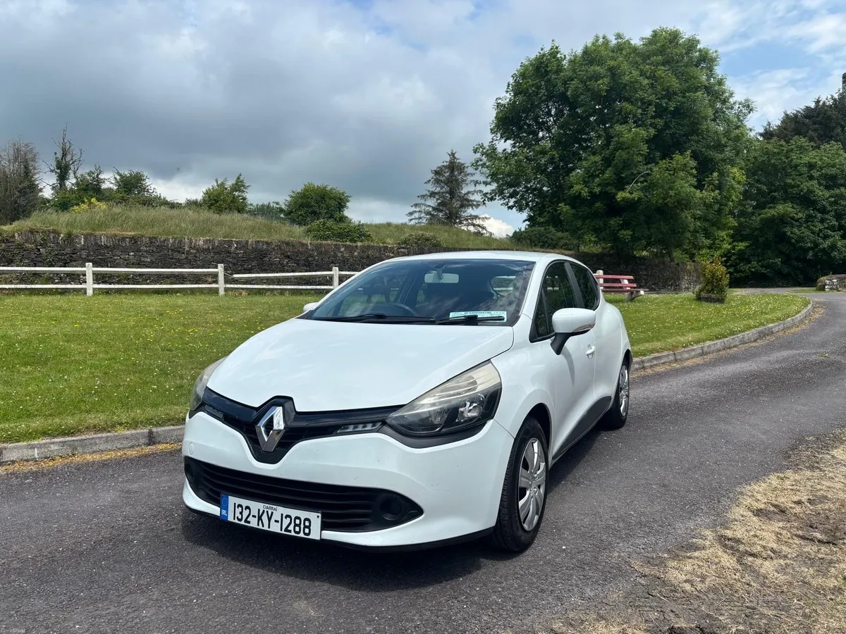 132 Renault Clio Petrol - Image 2