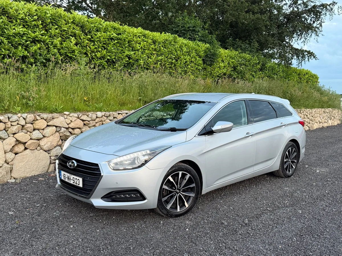 2016 Hyundai i40 Automatic diesel Executive plus - Image 3
