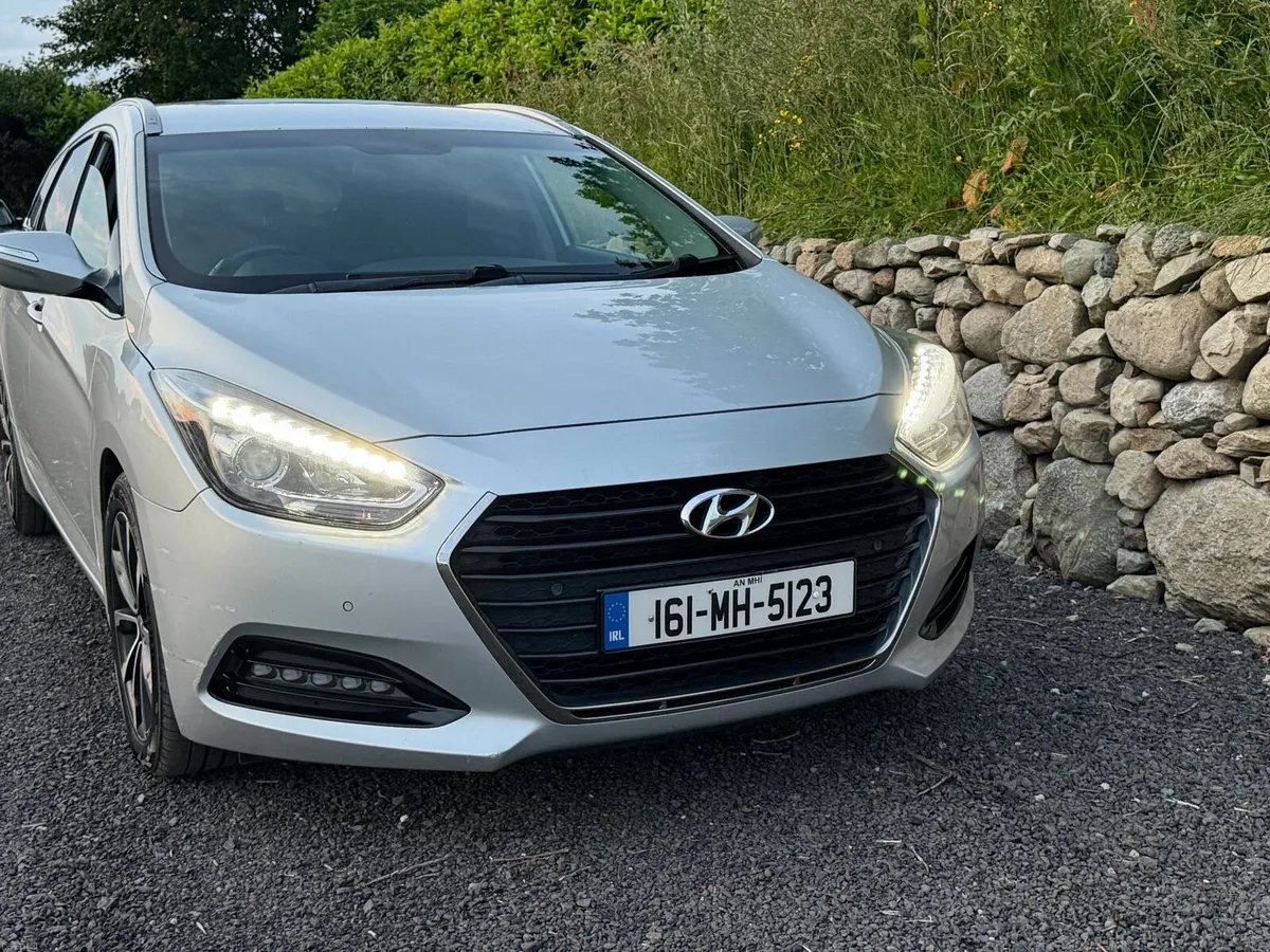 2016 Hyundai i40 Automatic diesel Executive plus - Image 2