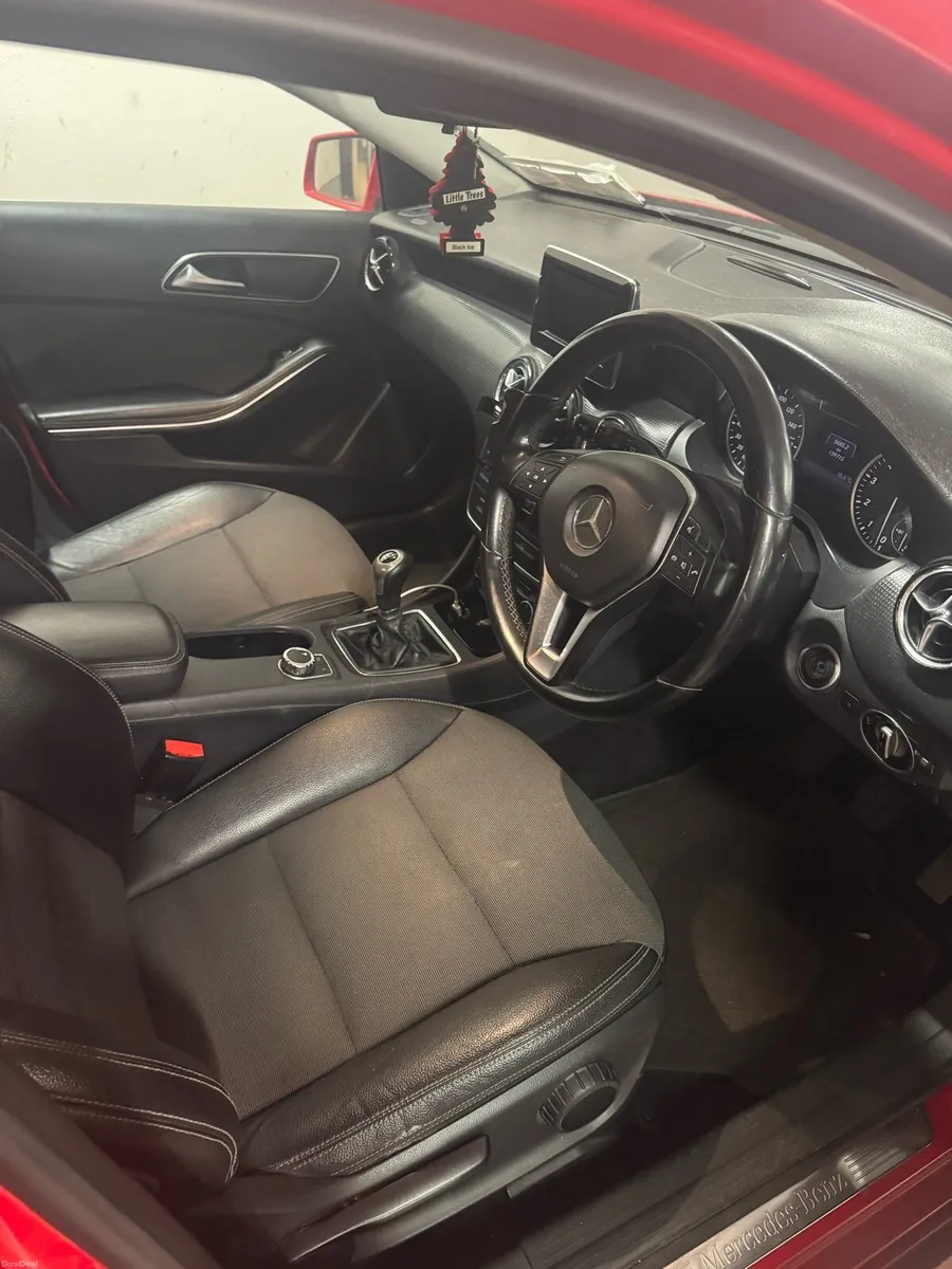 Mercedes a180 low kms - Image 3