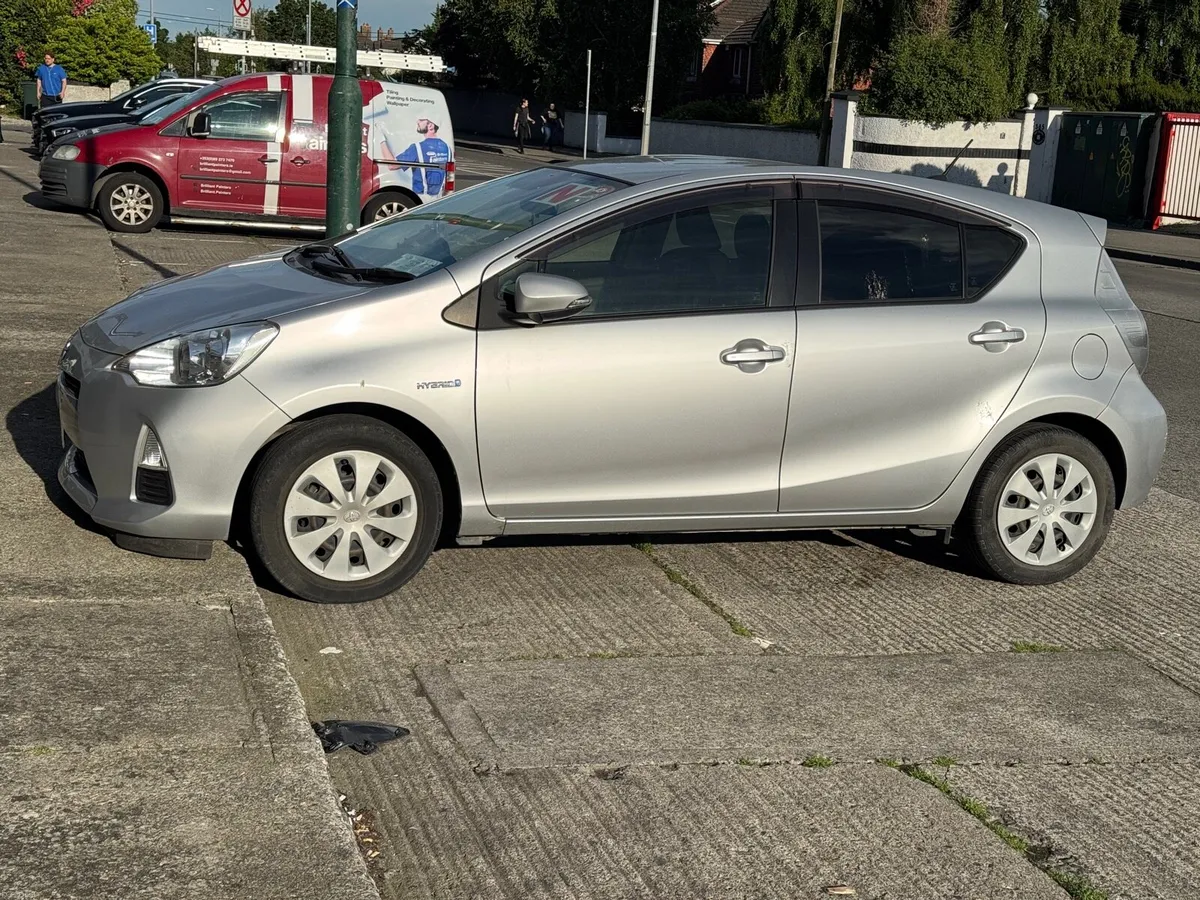Toyota Aqua 2013 Hatchback Petrol Hybrid Silver - Image 4
