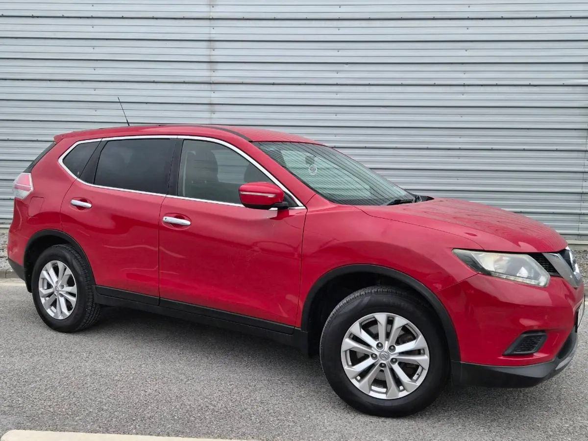 2015 Nissan Xtrail 7 seats Diesel - Image 3