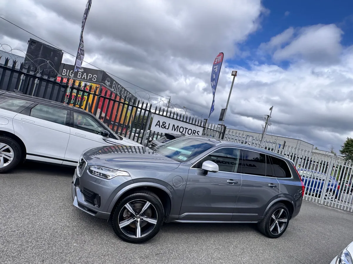 19 Volvo XC90 Hybrid R Design - Image 2
