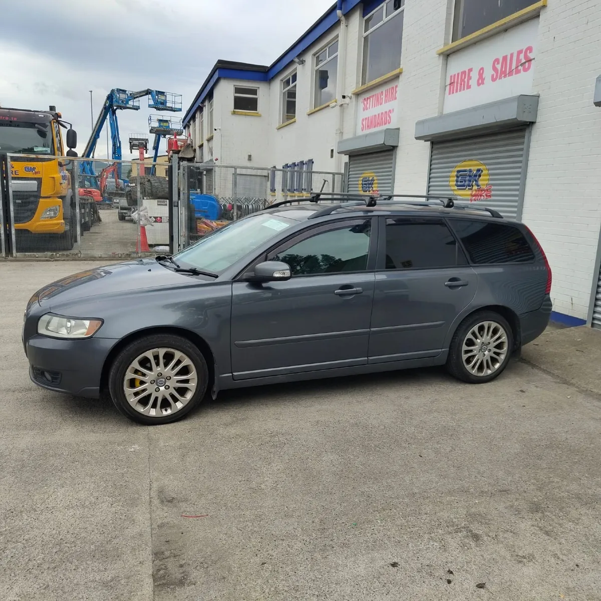 Volvo V50 2009 - Image 2