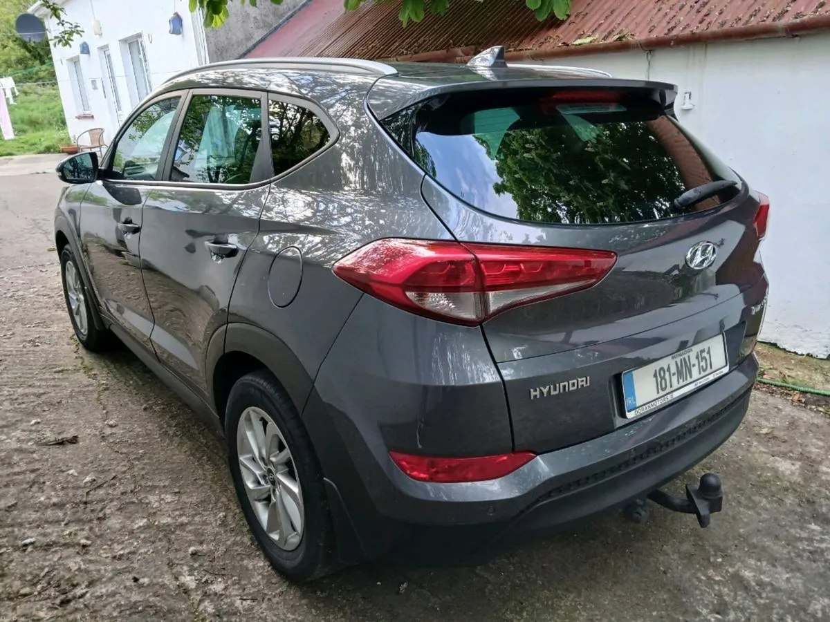 18 Hyundai Tucson 1.7dsl Executive model - Image 3