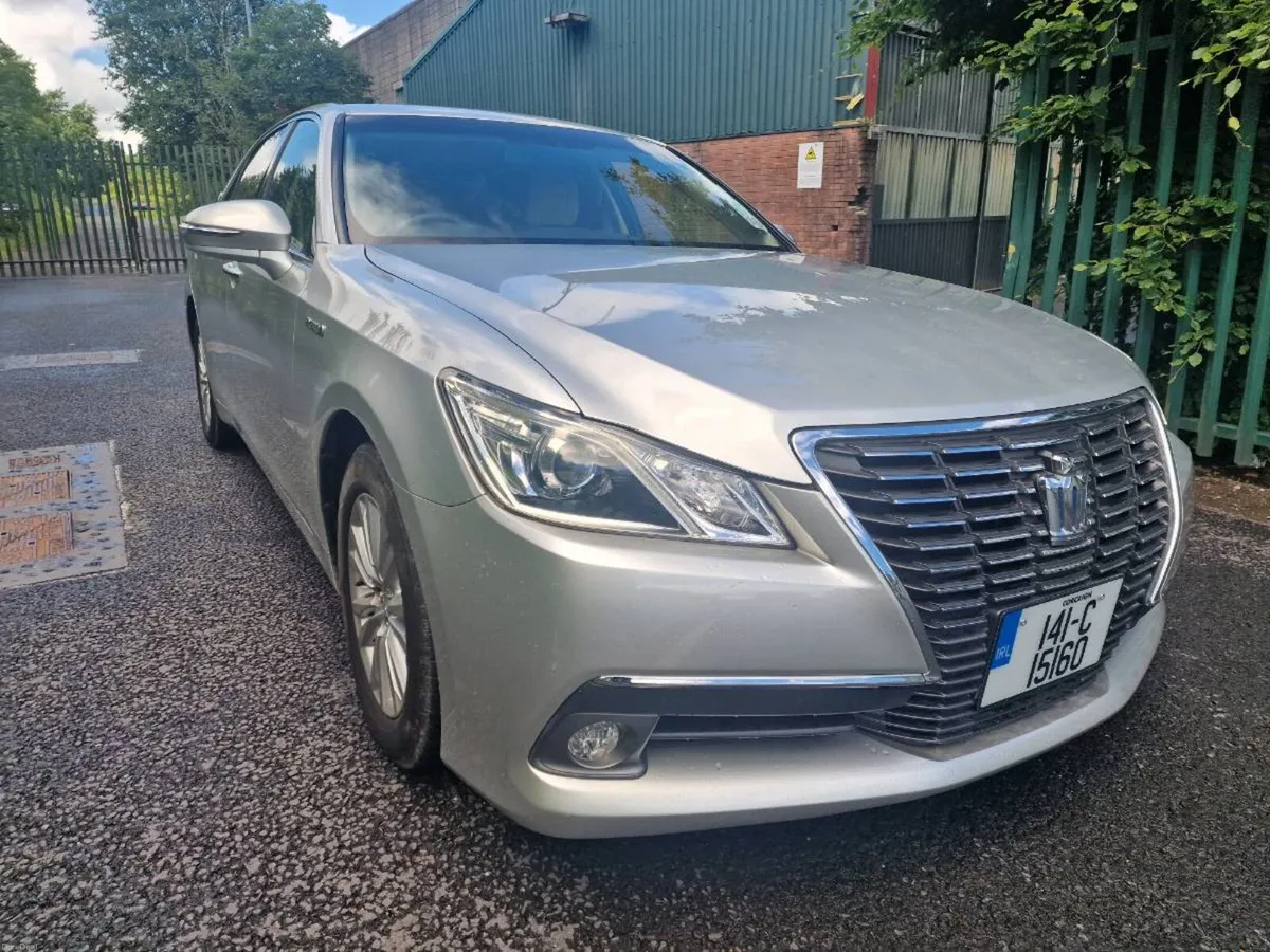 2014 Toyota Crown 2.5L Hybrid Automatic - Image 1