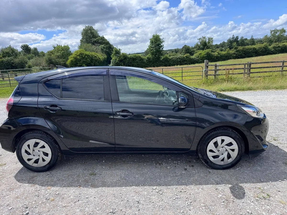 Toyota Aqua 202 - Push Start - Image 2