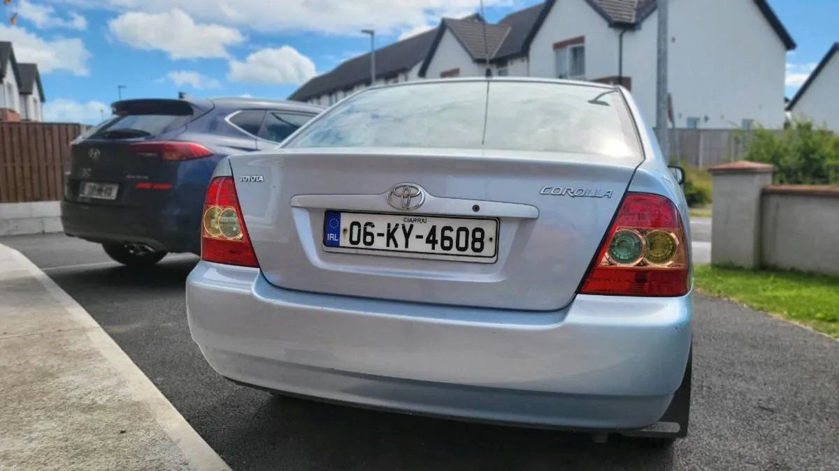 2006 Toyota Corolla - Image 2