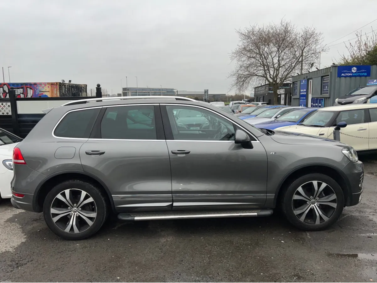 VW Touareg R-Type 3.0L V6 TDI - Image 3