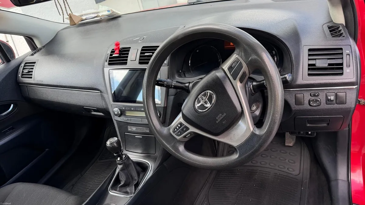 Toyota avenis - Image 3