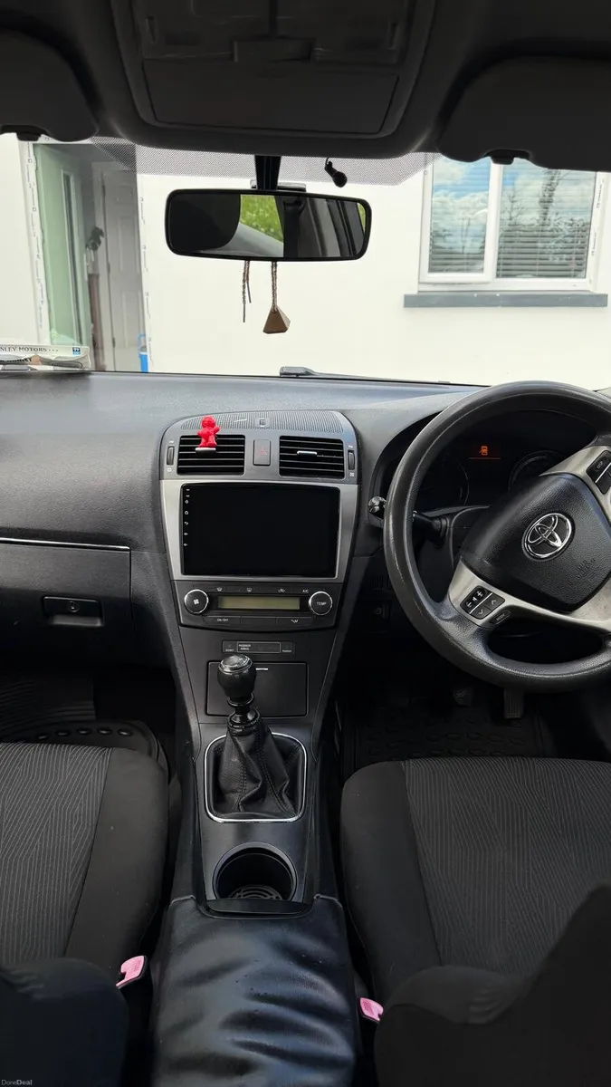 Toyota avenis - Image 4