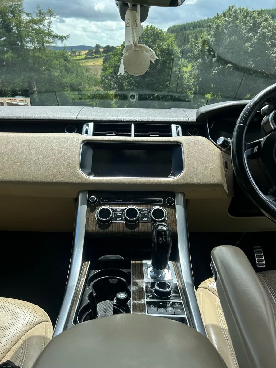 Land Rover Range Rover Soort - Image 3