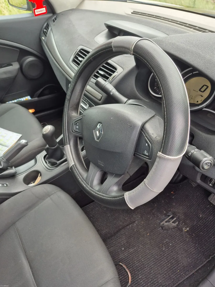 Renault Fluence 2010 - Image 6